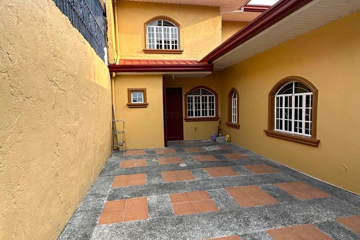 4 Bedroom House for Sale in Talon Singko, Las Piñas, Metro Manila – photo 3