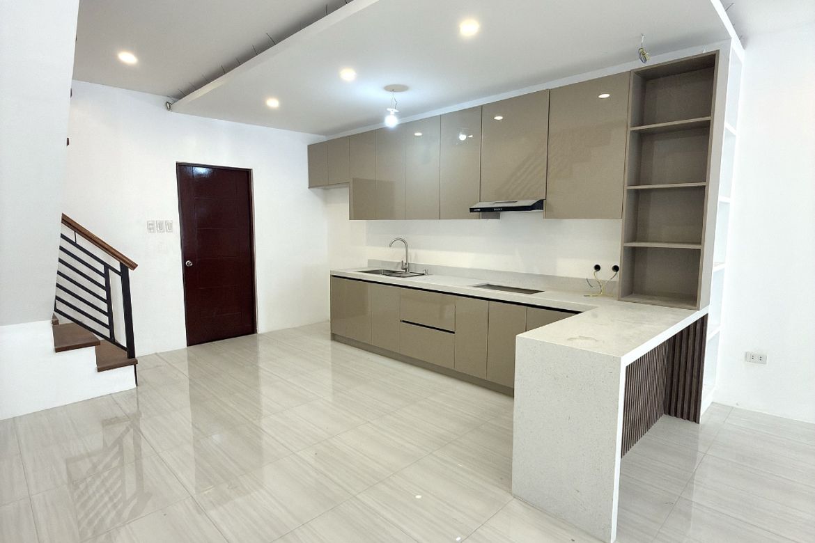 4 Bedroom House for Sale in Talon Singko, Las Piñas, Metro Manila – photo 3