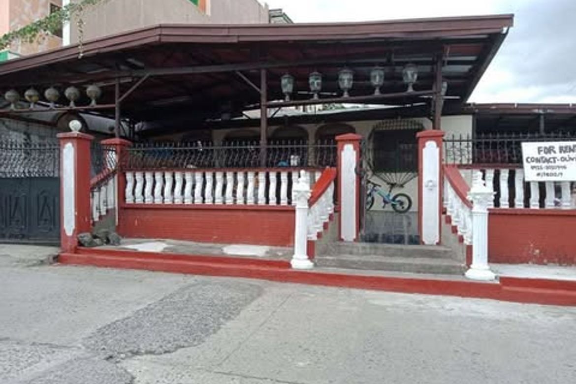 4 Bedroom House for Sale in Talon Singko, Las Piñas, Metro Manila