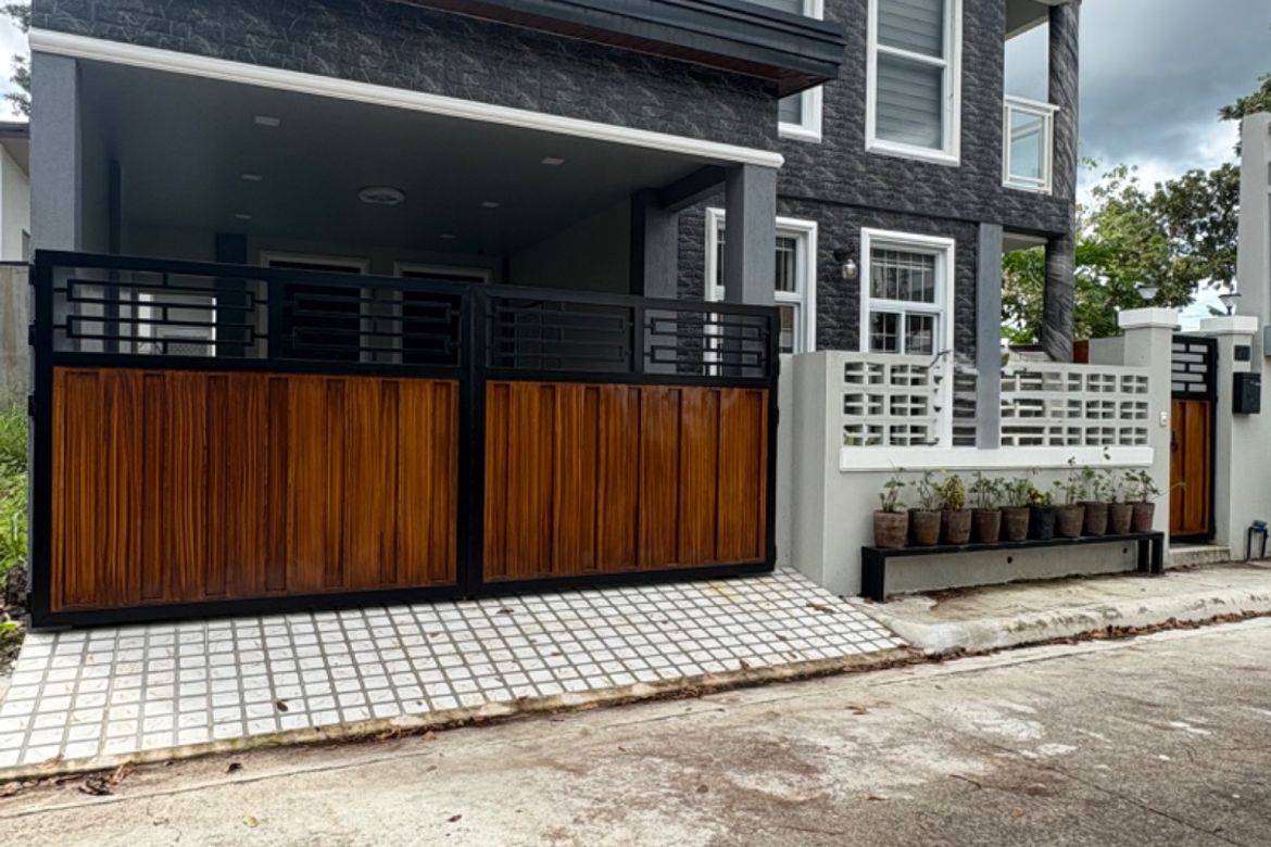 4 Bedroom House for Sale in Tangub, Bacolod, Negros Occidental