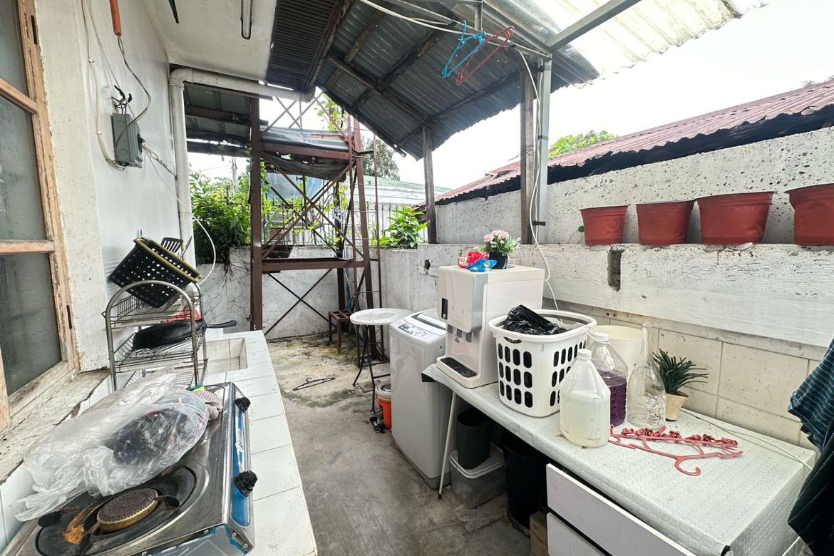 4 Bedroom House for Sale in Teheran St. Multinational Village Paranaque City, Don Bosco, Parañaque, Metro Manila near LRT-1 Bambang – photo 8