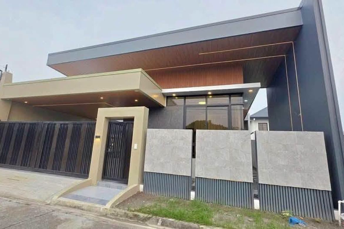 4 Bedroom House for Sale in Telabastagan, San Fernando, Pampanga