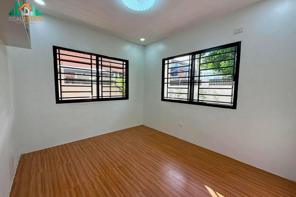 4 Bedroom House for Sale in Telabastagan, San Fernando, Pampanga – photo 8