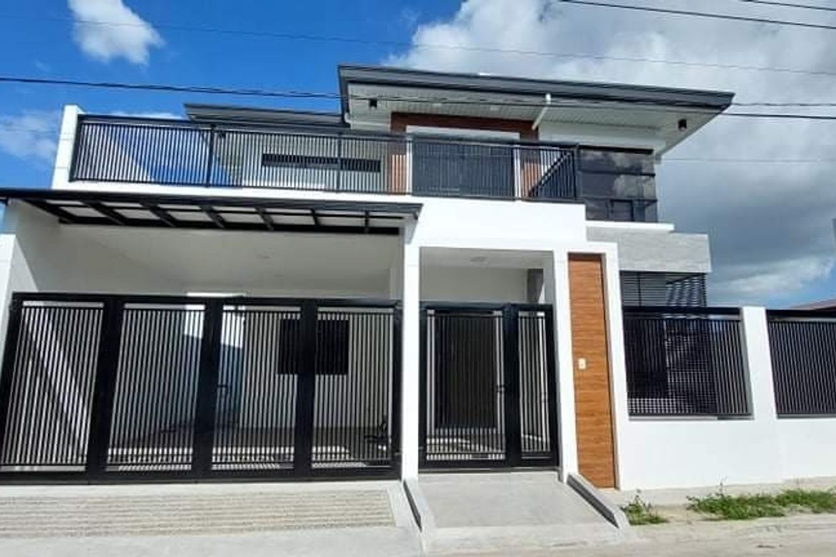 4 Bedroom House for Sale in Telabastagan, San Fernando, Pampanga