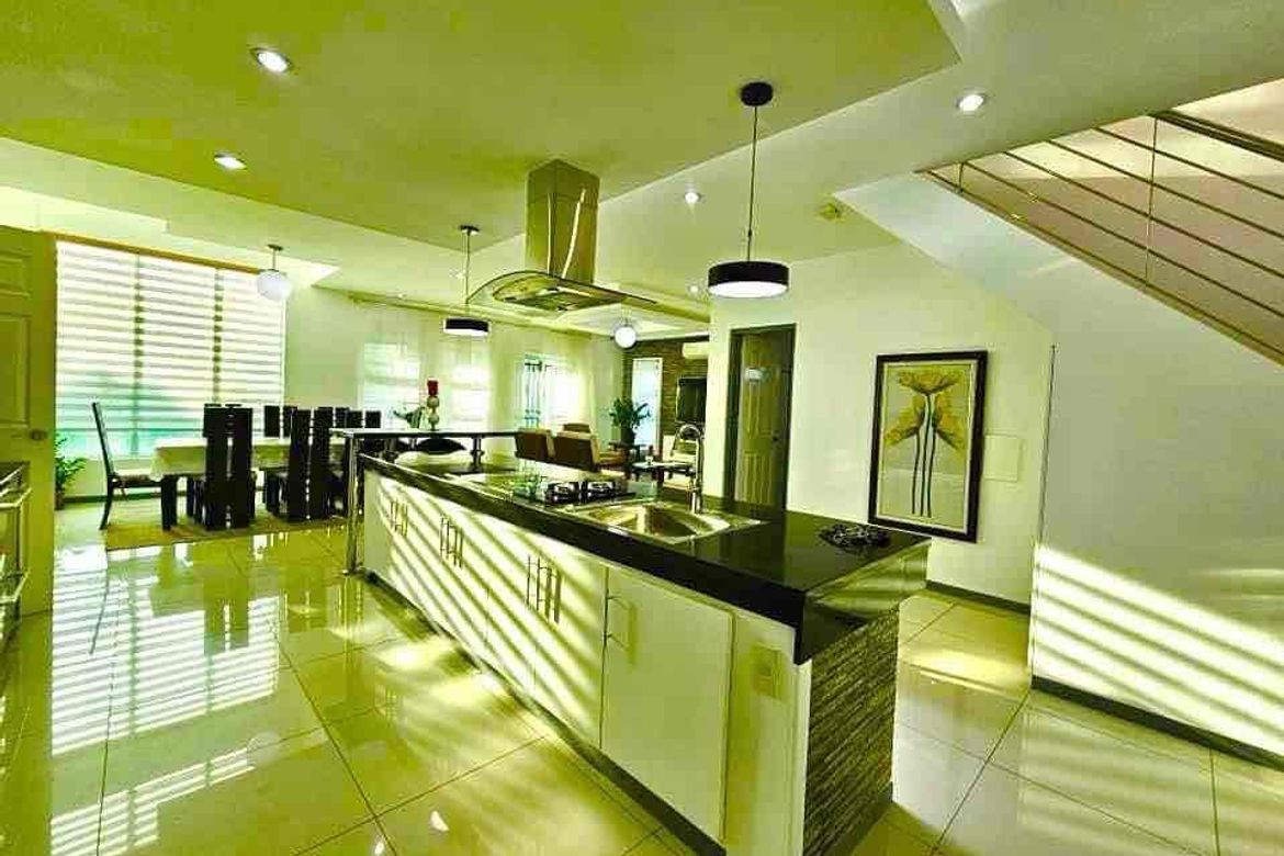 4 Bedroom House for Sale in Telabastagan, San Fernando, Pampanga – photo 3