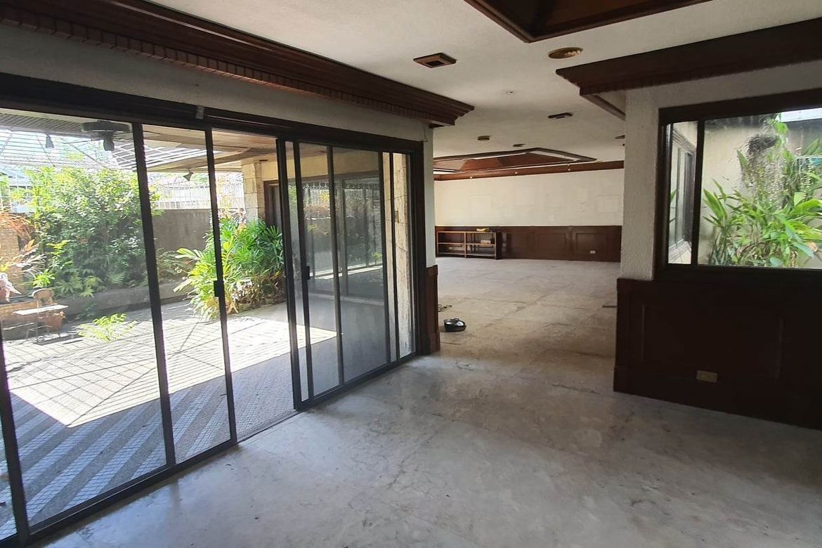 4 Bedroom House for Sale in Ugong Norte, Quezon City, Metro Manila – photo 3