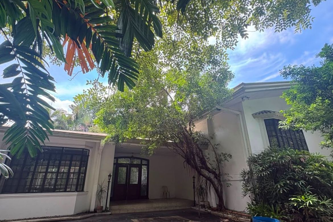 4 Bedroom House for Sale in Urdaneta, Makati, Metro Manila near MRT-3 Buendia – photo 4
