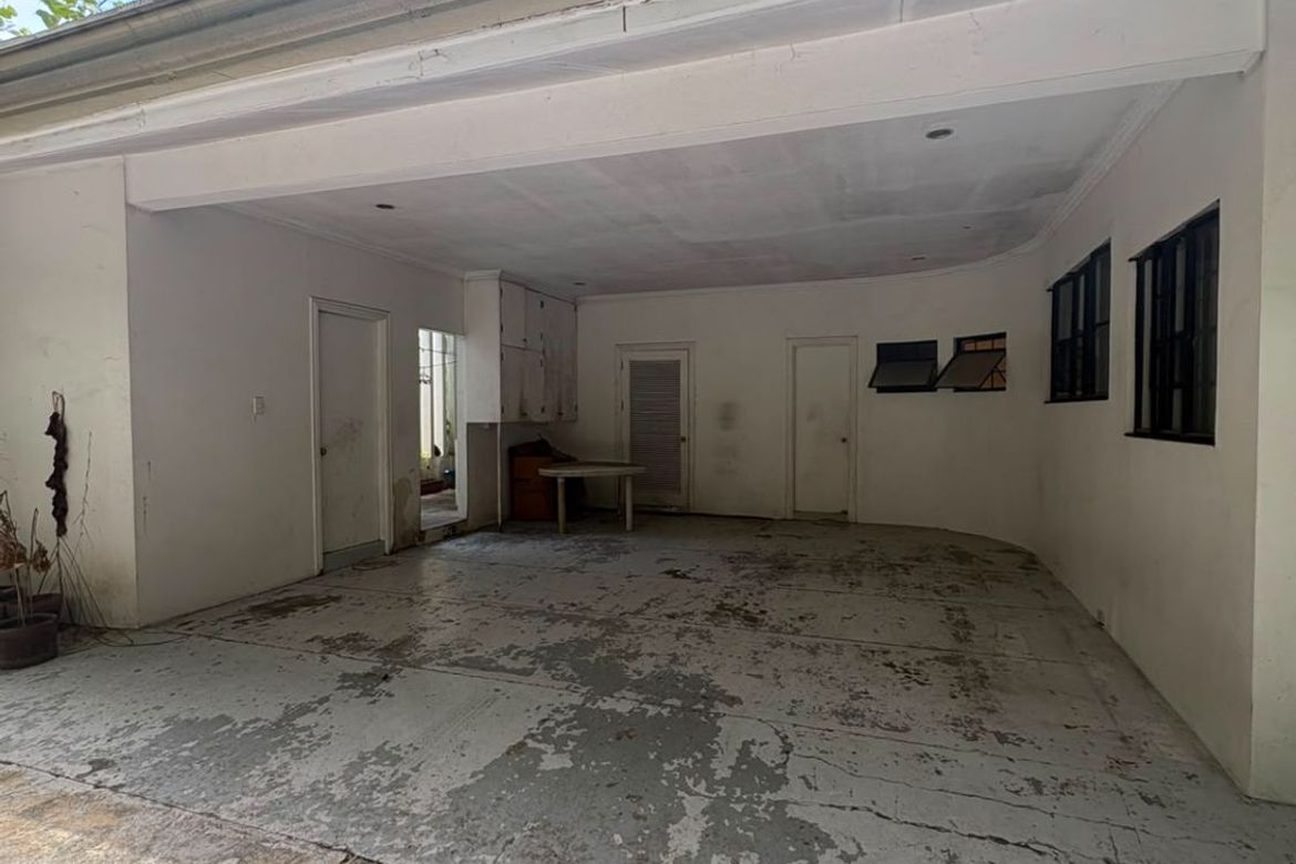 4 Bedroom House for Sale in Urdaneta, Makati, Metro Manila near MRT-3 Buendia – photo 6