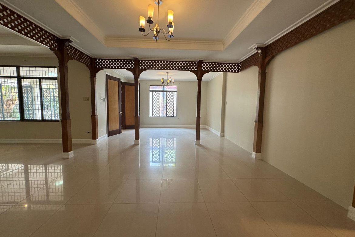 4 Bedroom House for Sale in Urdaneta Village, Bangkal, Makati, Metro Manila near MRT-3 Magallanes