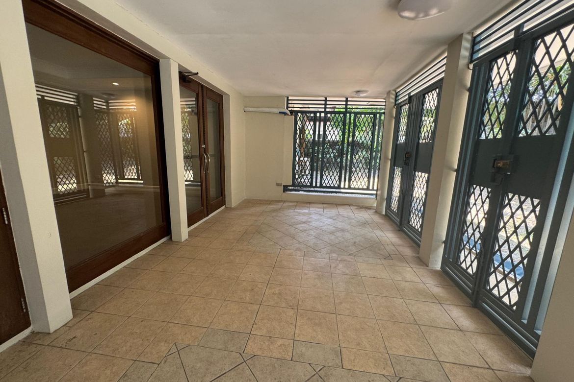4 Bedroom House for Sale in Urdaneta Village, Bangkal, Makati, Metro Manila near MRT-3 Magallanes – photo 7