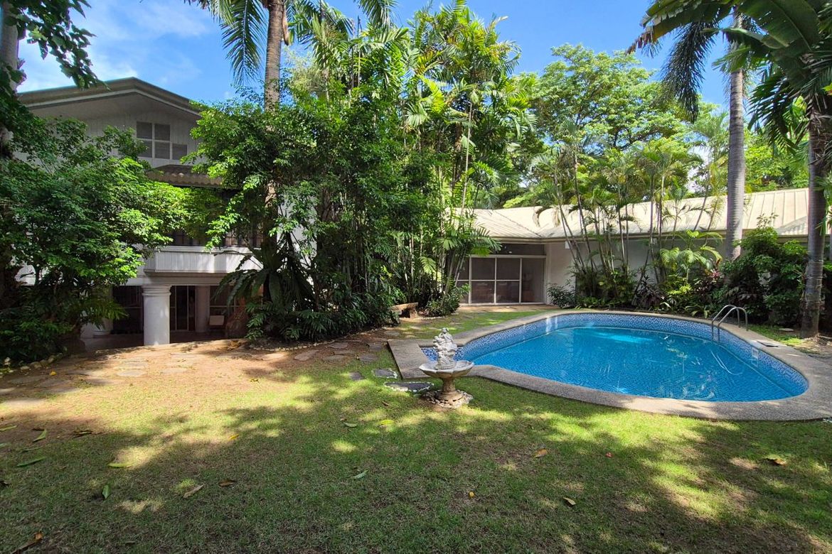 4 Bedroom House for Sale in Urdaneta Village, Urdaneta, Makati City near MRT-3 Buendia – photo 8