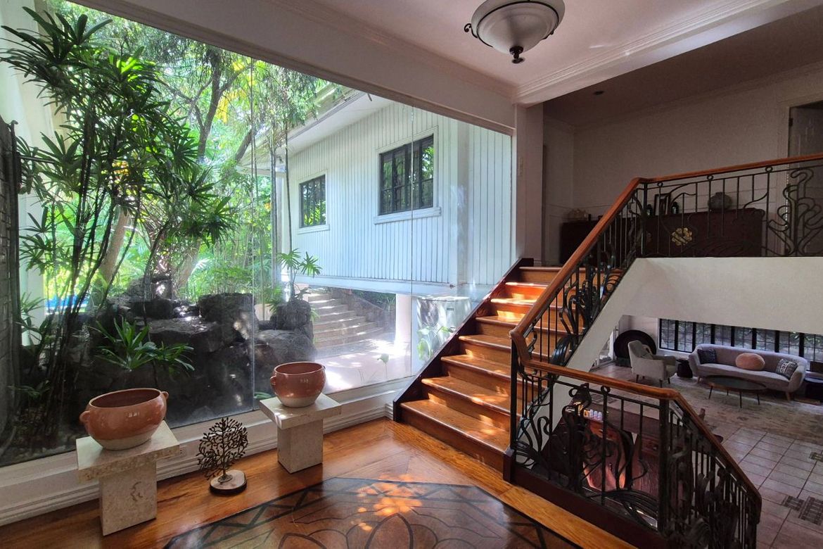 4 Bedroom House for Sale in Urdaneta Village, Urdaneta, Makati City near MRT-3 Buendia – photo 15