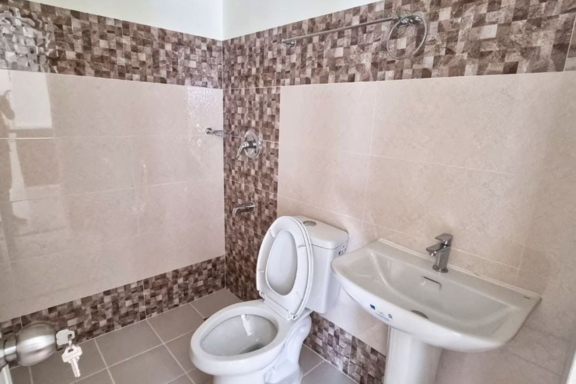 4 Bedroom House for Sale in Viente Reales, Valenzuela, Metro Manila – photo 5