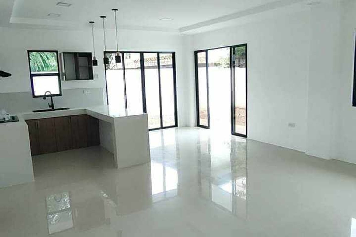 4 Bedroom House for Sale in Villamonte, Bacolod, Negros Occidental – photo 3