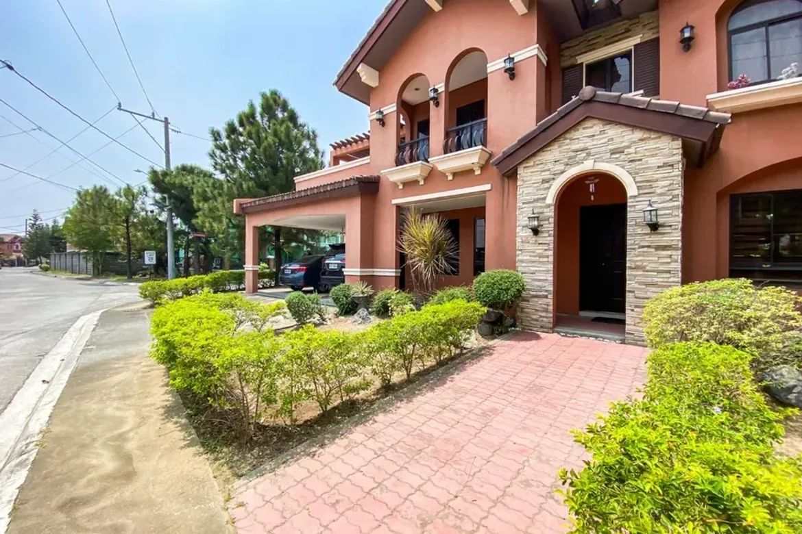 4 Bedroom House for Sale in VITA TOSCANA, Alima, Bacoor, Cavite – photo 2