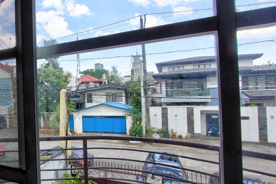 4 Bedroom House for Sale in West Triangle, Quezon City, Metro Manila near MRT-3 Quezon Avenue
