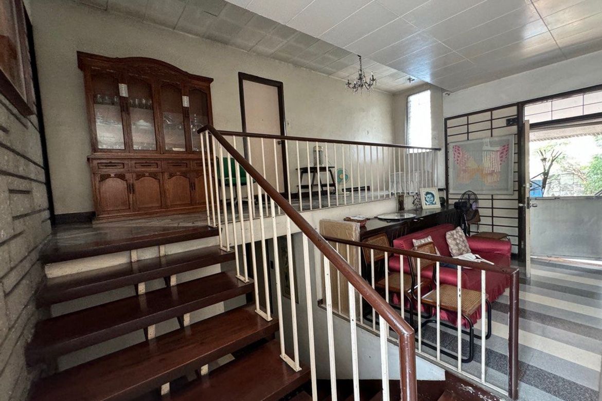 4 Bedroom House for Sale in West Triangle, Quezon City, Metro Manila near MRT-3 Quezon Avenue – photo 2