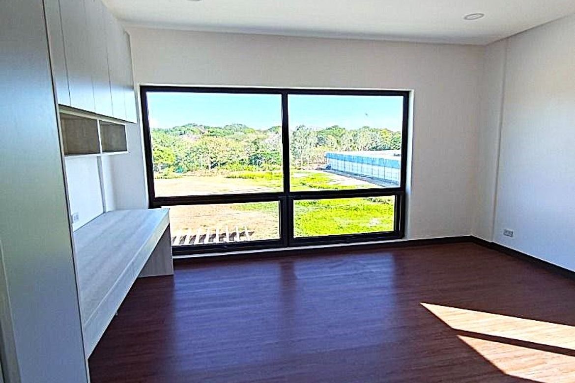 4 Bedroom House for Sale in Western Bicutan, Taguig, Metro Manila – photo 2