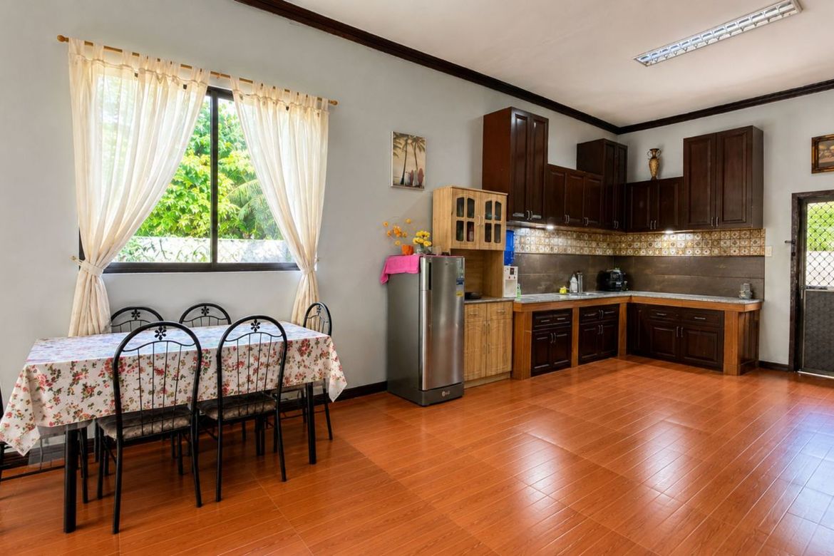 4 Bedroom House for Sale in Western Poblacion, Poro, Cebu – photo 4