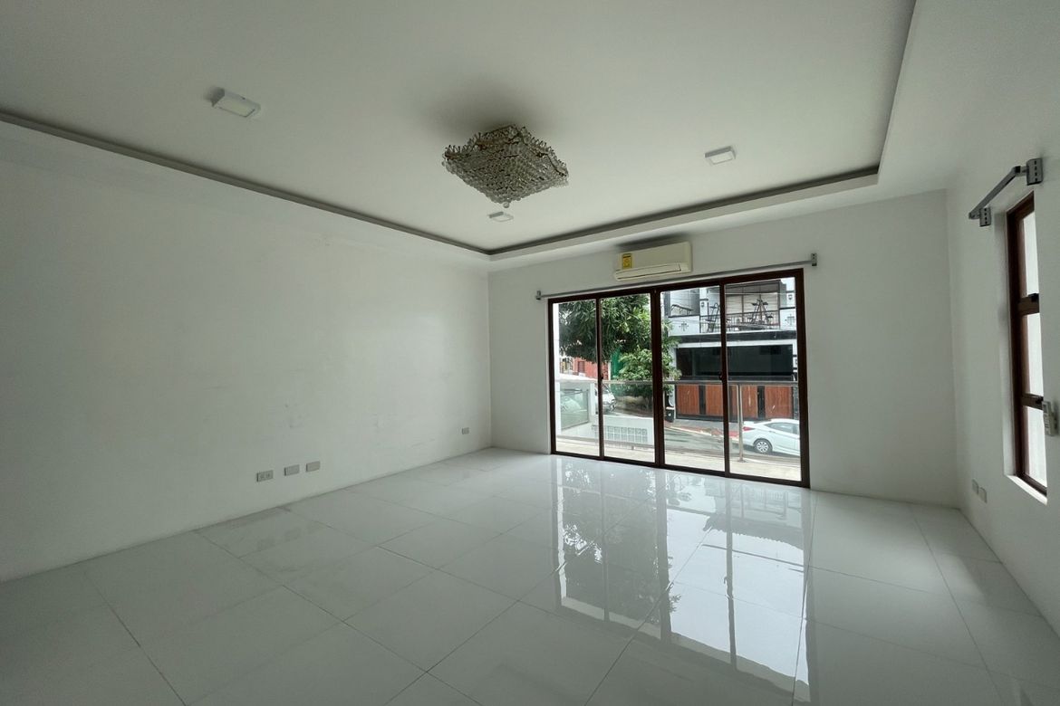 4 Bedroom House for Sale in White Plains, Quezon City, Metro Manila – photo 6