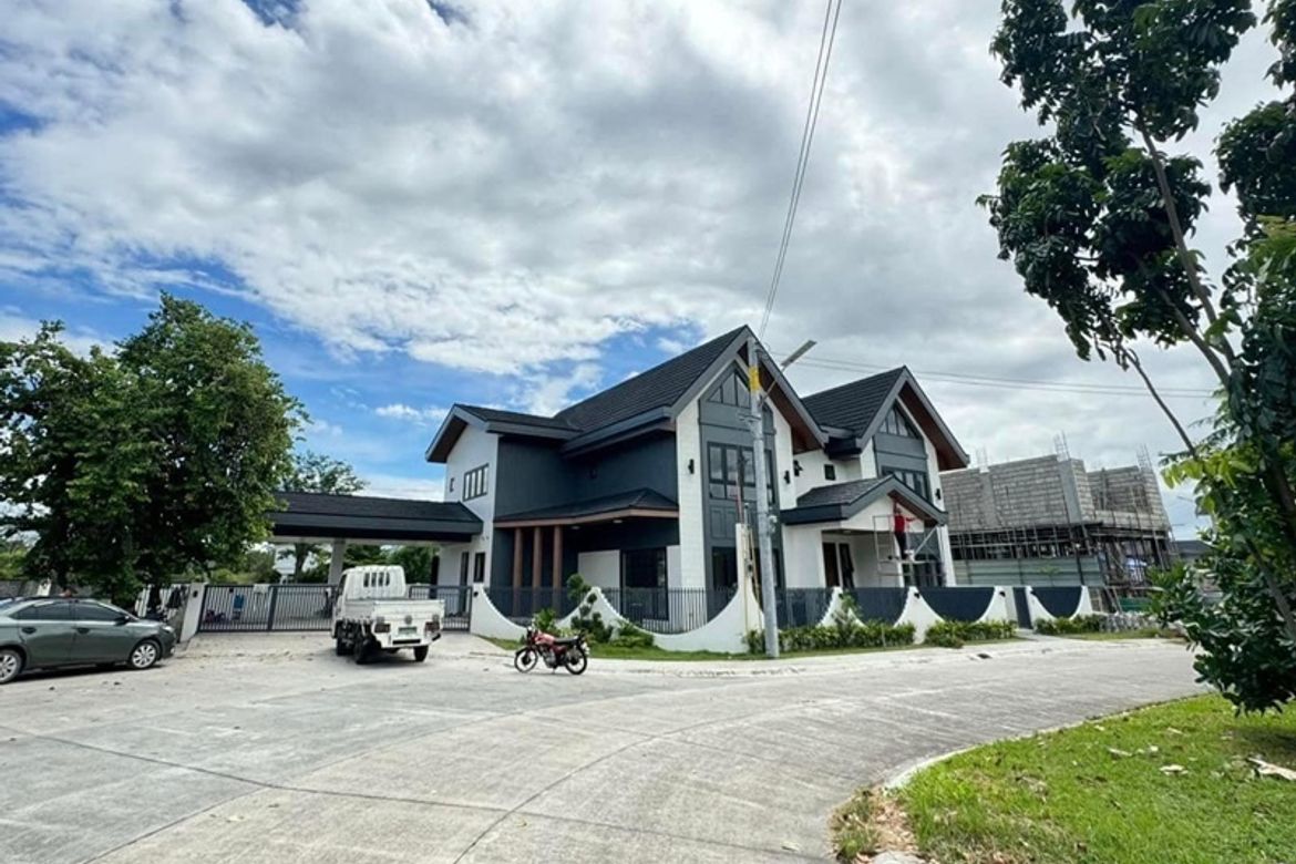 4 Bedroom House for Sale in Woodgrove Park, Sabanilla, Mexico, Pampanga – photo 2