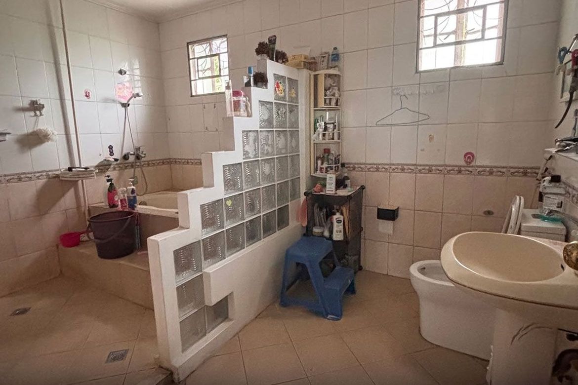 4 Bedroom Shophouse for Sale in Tandang Sora, Quezon City, Metro Manila – photo 3