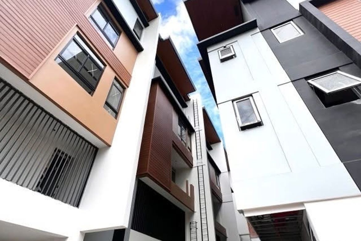 4 Bedroom Townhouse for Sale in Addition Hills, Mandaluyong, Metro Manila