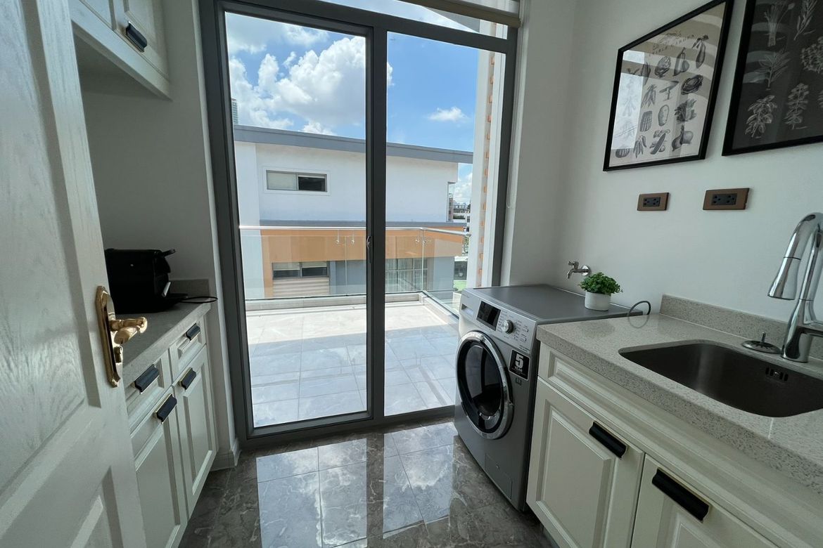 4 Bedroom Townhouse for Sale in Addition Hills, San Juan, Metro Manila – photo 2
