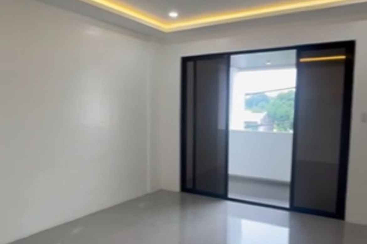 4 Bedroom Townhouse for Sale in Almanza Dos, Las Piñas, Metro Manila – photo 2
