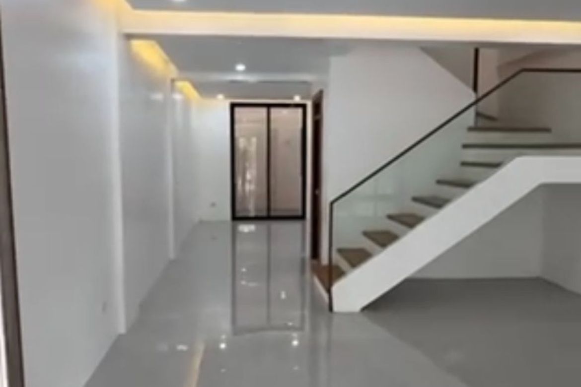 4 Bedroom Townhouse for Sale in Almanza Dos, Las Piñas, Metro Manila – photo 6