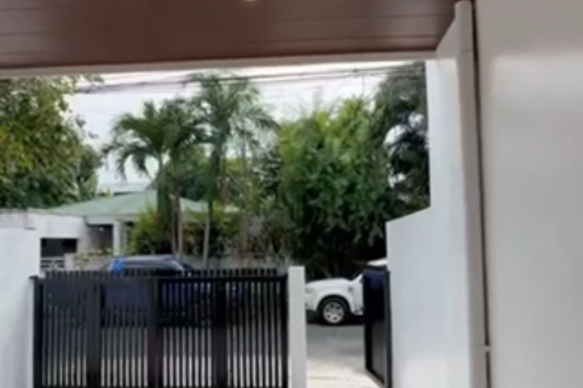 4 Bedroom Townhouse for Sale in Almanza Dos, Las Piñas, Metro Manila – photo 7