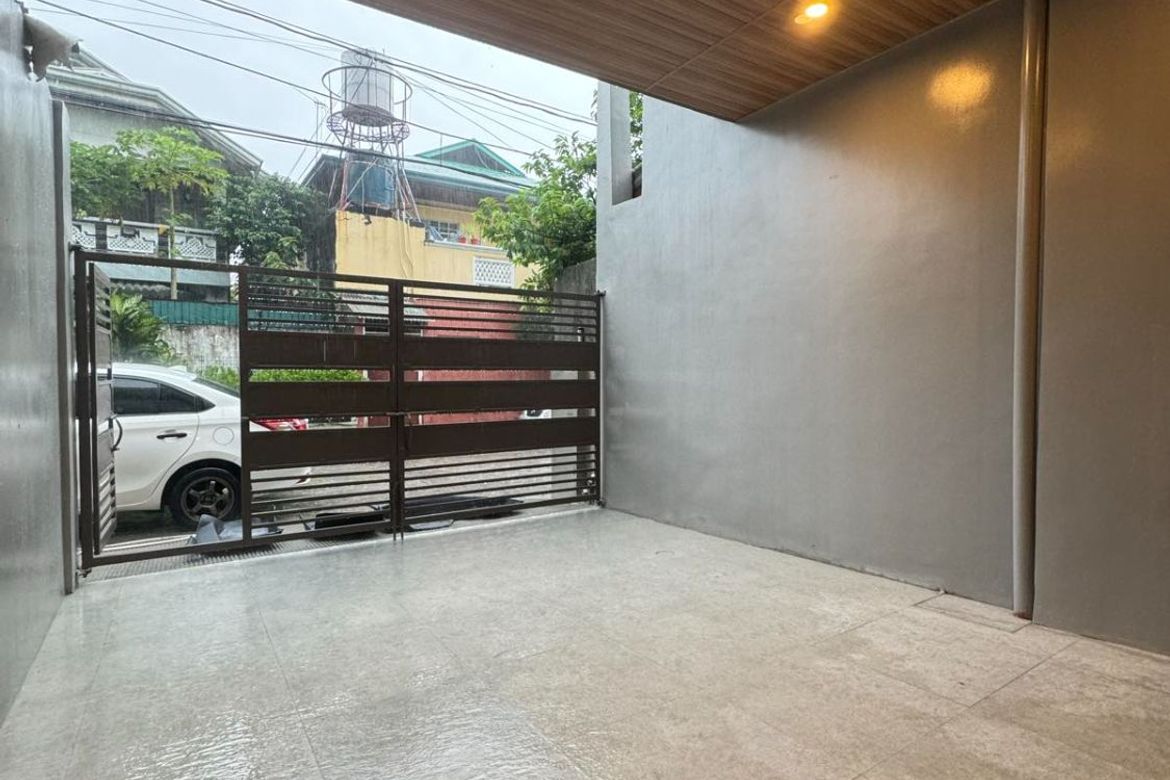 4 Bedroom Townhouse for Sale in Almanza Uno, Las Piñas, Metro Manila – photo 3