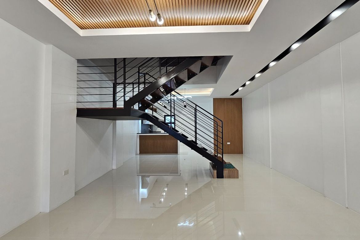 4 Bedroom Townhouse for Sale in Almanza Uno, Las Piñas, Metro Manila – photo 4