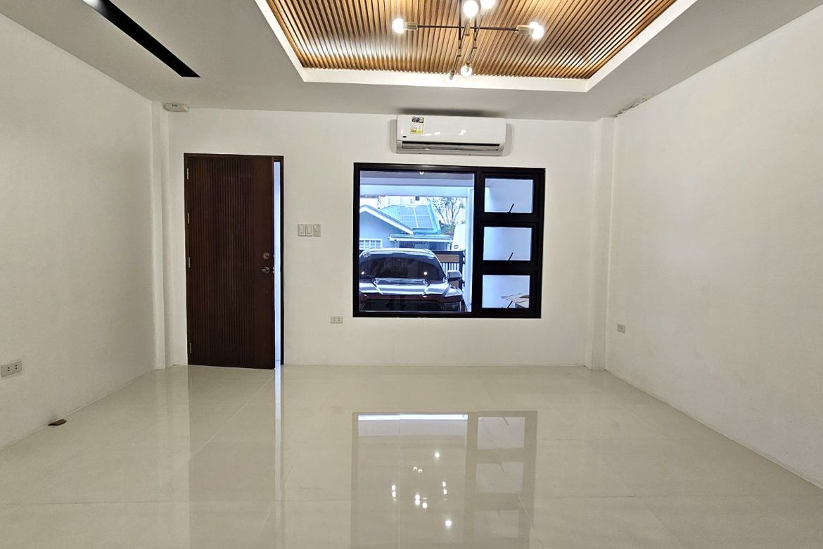 4 Bedroom Townhouse for Sale in Almanza Uno, Las Piñas, Metro Manila – photo 6