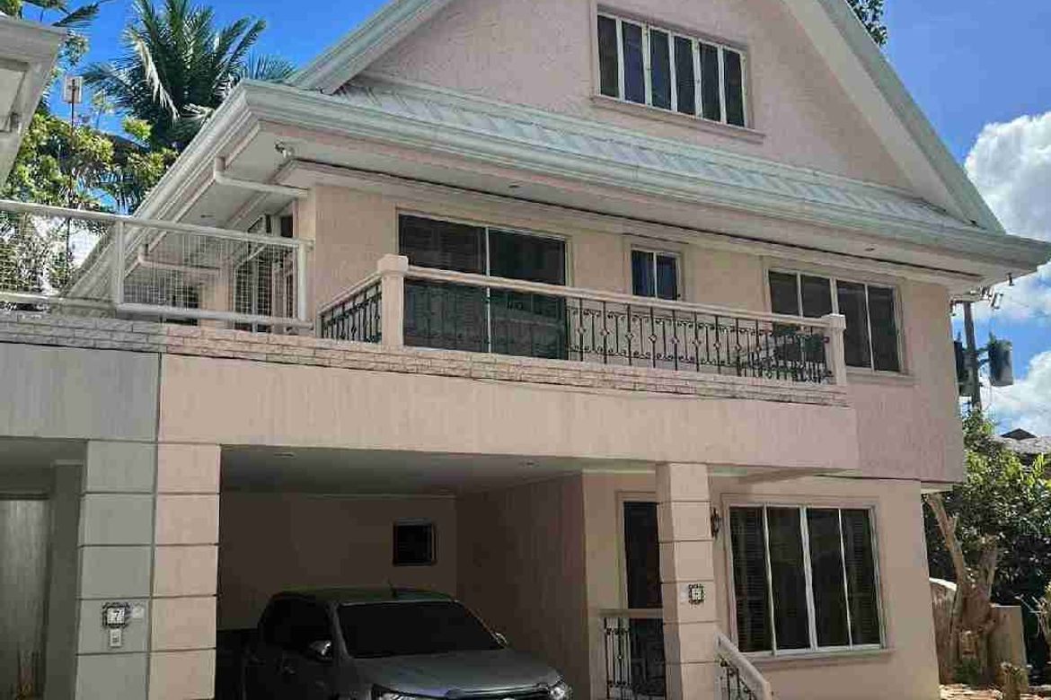 4 Bedroom Townhouse for Sale in Banilad, Cebu City, Cebu