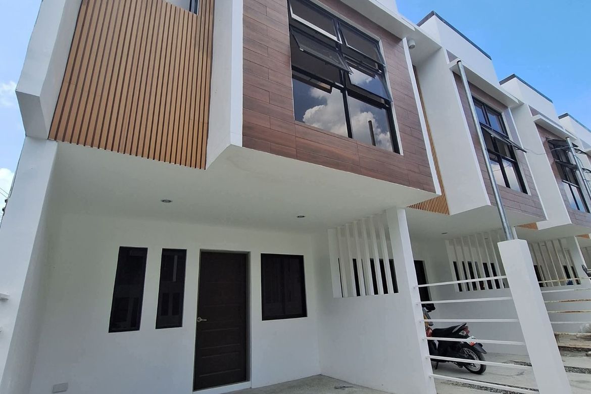 4 Bedroom Townhouse for Sale in Banilad, Mandaue, Cebu