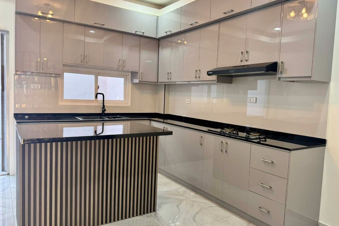 4 Bedroom Townhouse for Sale in Barangay 174, Caloocan, Metro Manila