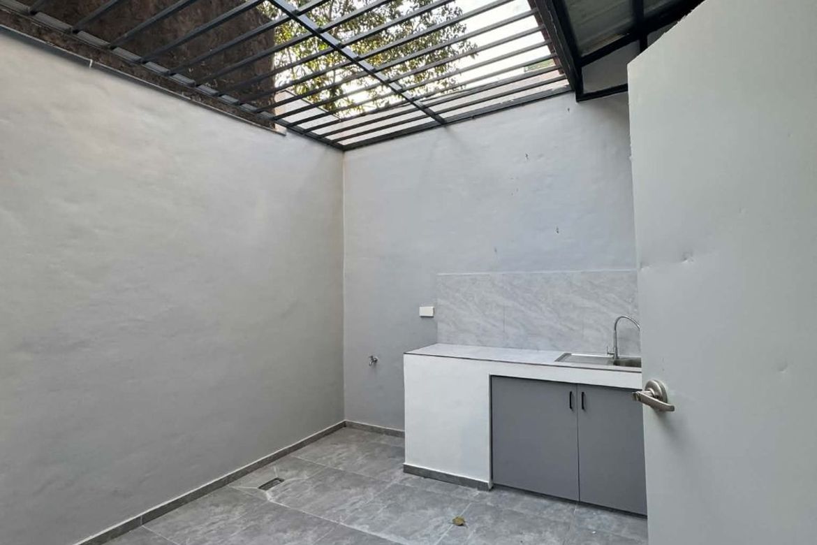 4 Bedroom Townhouse for Sale in Barangay 174, Caloocan, Metro Manila – photo 2