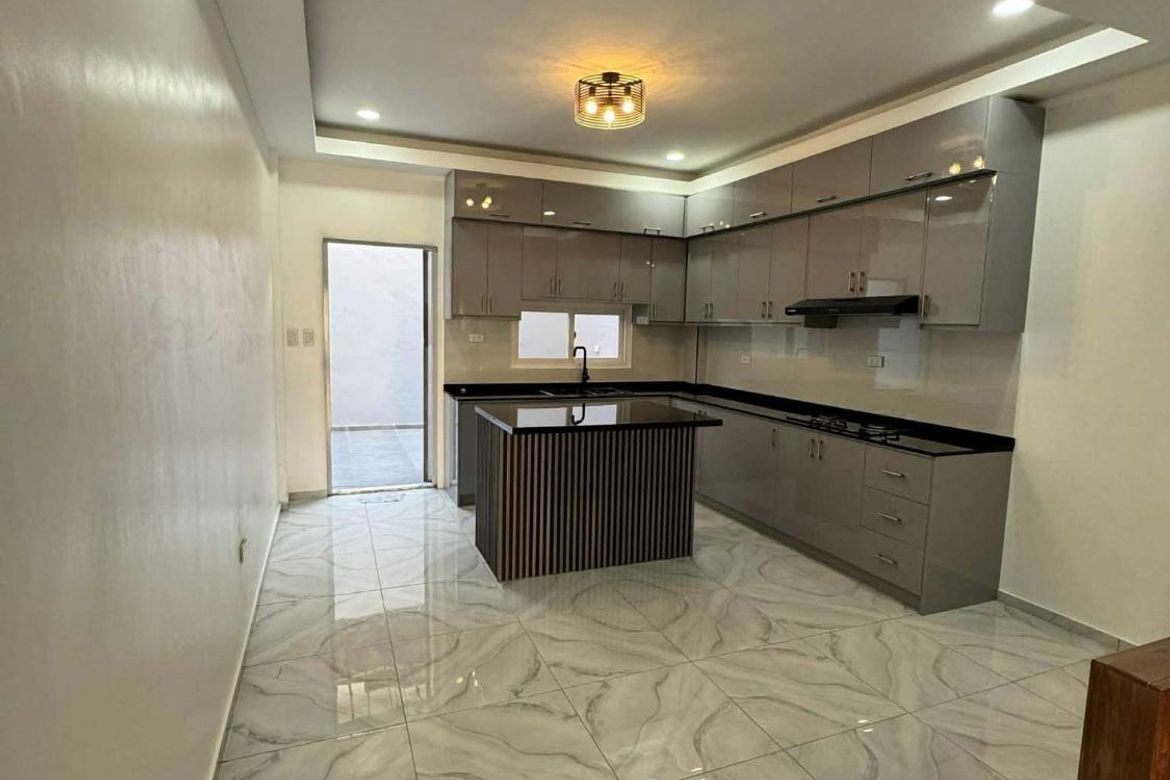 4 Bedroom Townhouse for Sale in Barangay 174, Caloocan, Metro Manila – photo 4