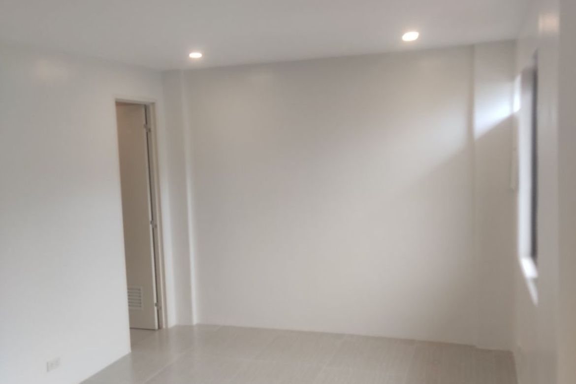 4 Bedroom Townhouse for Sale in Barangay 42, Caloocan, Metro Manila near LRT-1 R. Papa – photo 6
