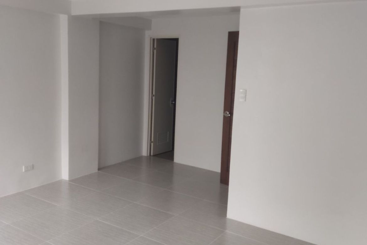 4 Bedroom Townhouse for Sale in Barangay 42, Caloocan, Metro Manila near LRT-1 R. Papa – photo 7