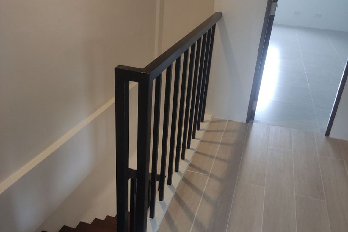 4 Bedroom Townhouse for Sale in Barangay 42, Caloocan, Metro Manila near LRT-1 R. Papa – photo 8
