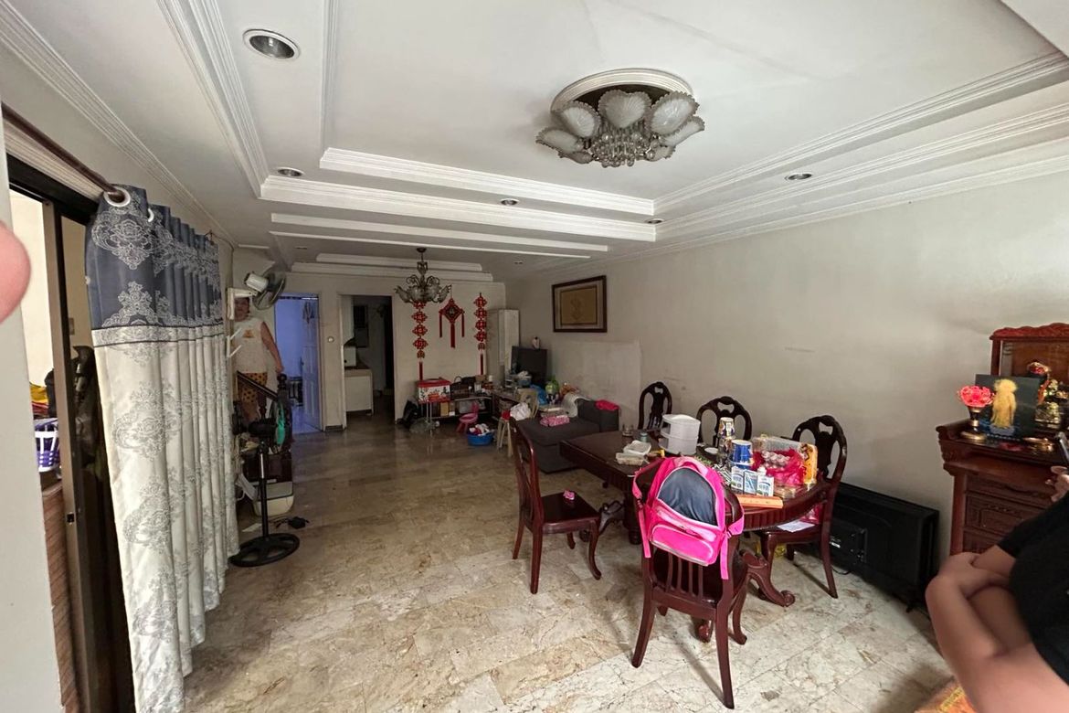 4 Bedroom Townhouse for Sale in Barangay 76, Pasay, Metro Manila near LRT-1 EDSA – photo 2