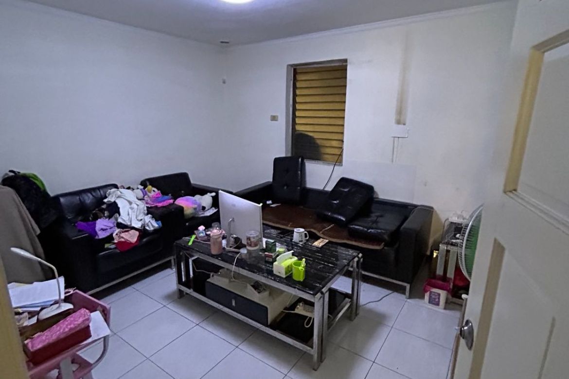 4 Bedroom Townhouse for Sale in Barangay 76, Pasay, Metro Manila near LRT-1 EDSA – photo 6