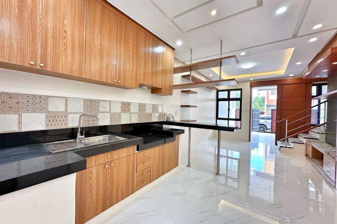 4 Bedroom Townhouse for Sale in Bayanan, Bacoor, Cavite – photo 8