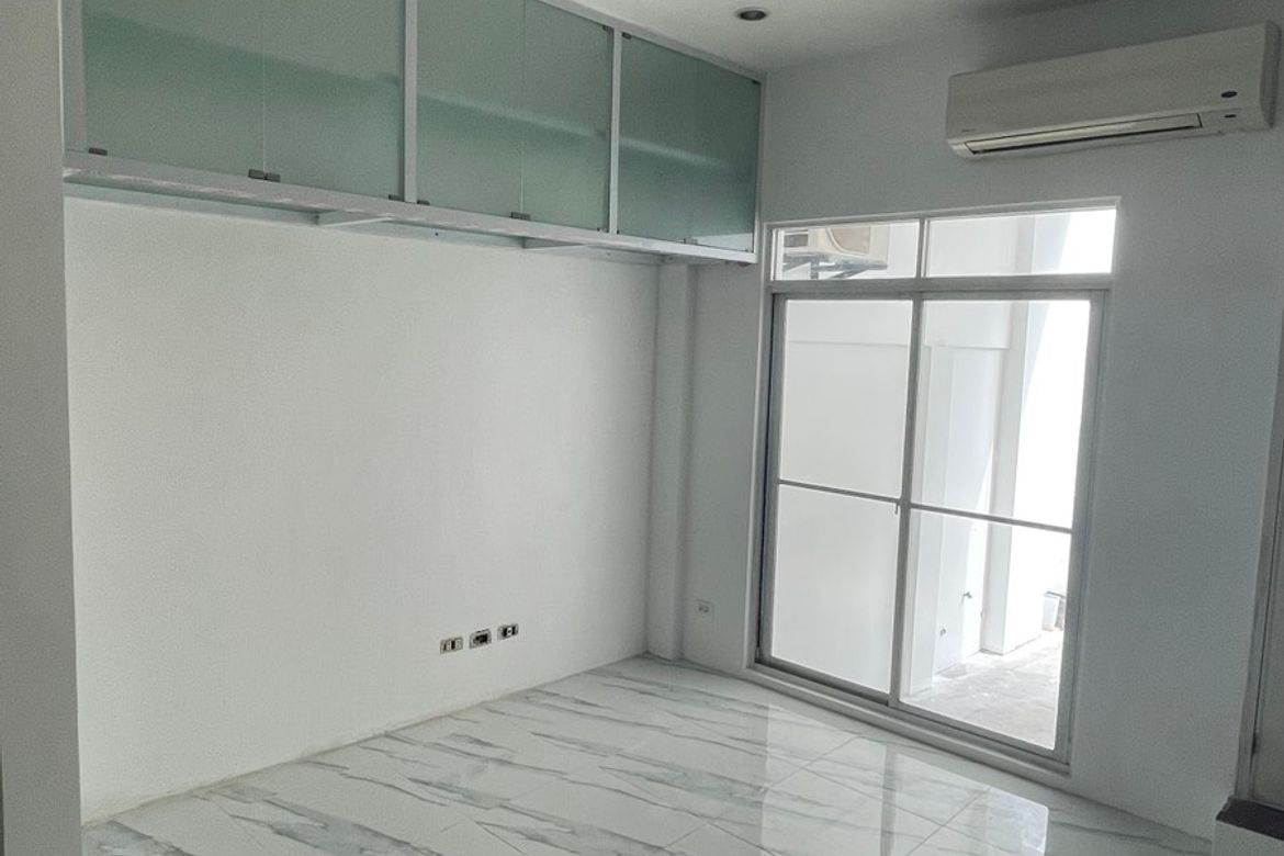 4 Bedroom Townhouse for Sale in BF Homes, Parañaque, Metro Manila – photo 6
