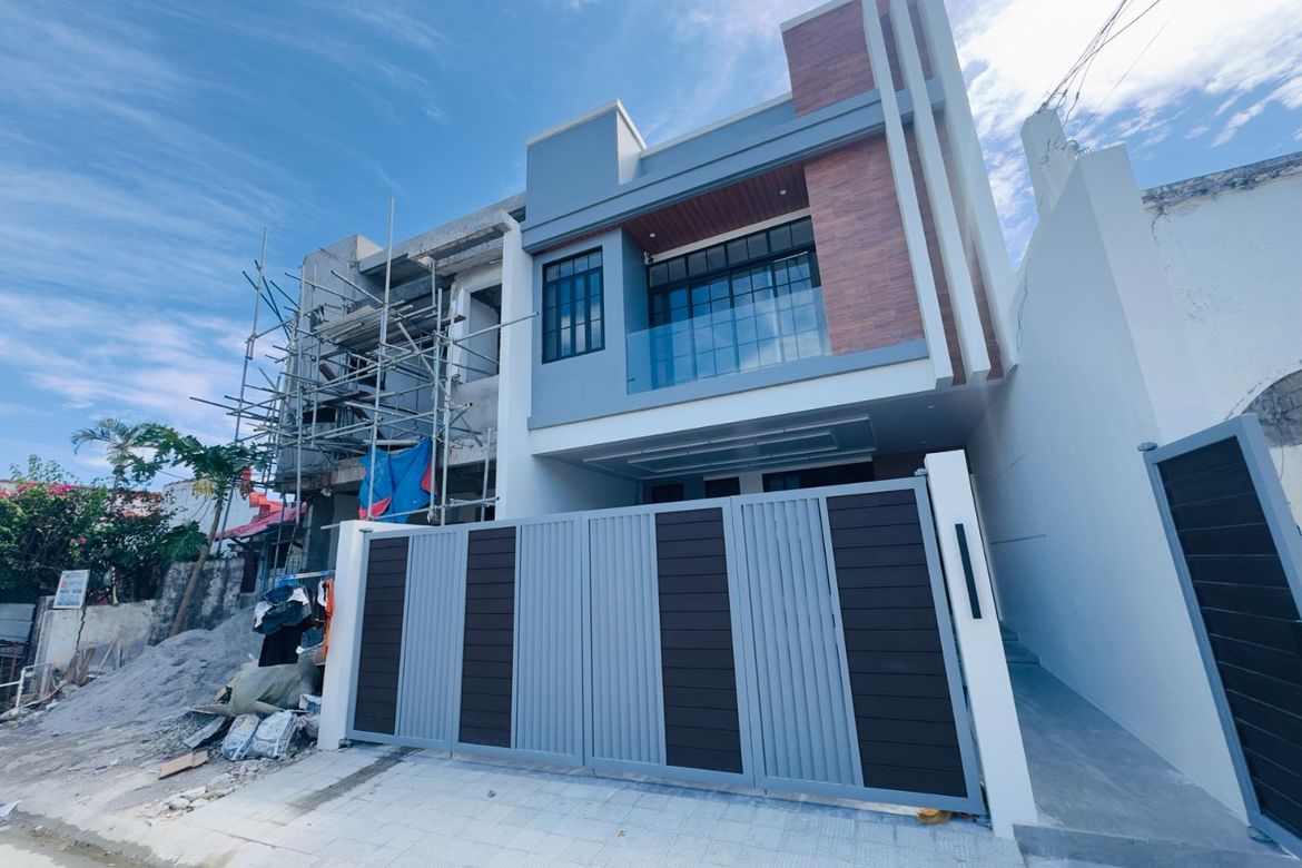 4 Bedroom Townhouse for Sale in BF Resort Village, Talon Dos, Las Piñas, Metro Manila – photo 3