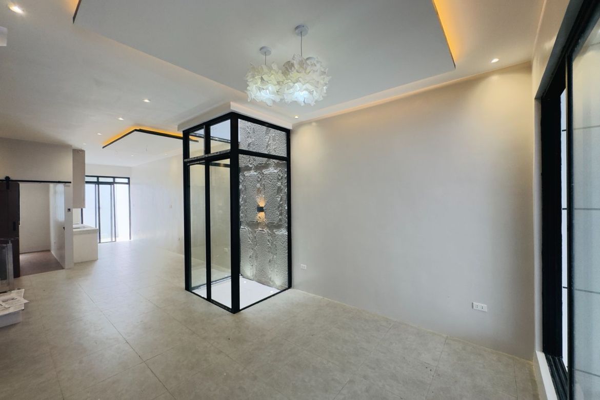 4 Bedroom Townhouse for Sale in BF Resort Village, Talon Dos, Las Piñas, Metro Manila – photo 6