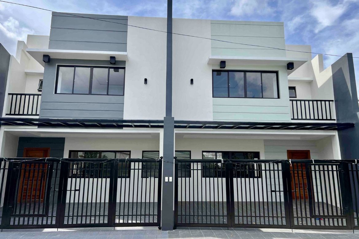 4 Bedroom Townhouse for Sale in BF Resort Village, Talon Dos, Las Piñas, Metro Manila