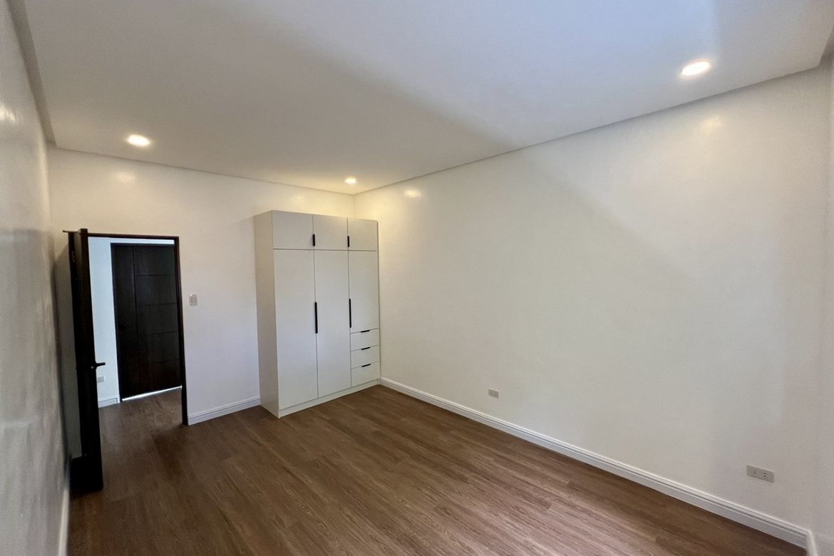4 Bedroom Townhouse for Sale in BF Resort Village, Talon Dos, Las Piñas, Metro Manila – photo 4